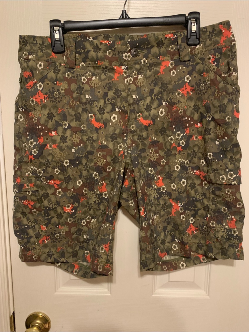 Duluth Bermuda Shorts for Outdoor or Indoor Comfort Green Orange White Sz 12.